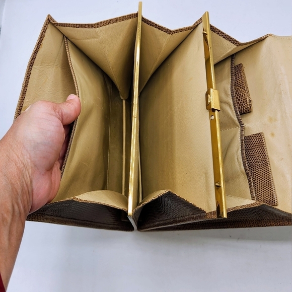 Vintage Accordion Tan Lizard Purse Secret Compartment With Extra Accessories. - Picture 9 of 16
